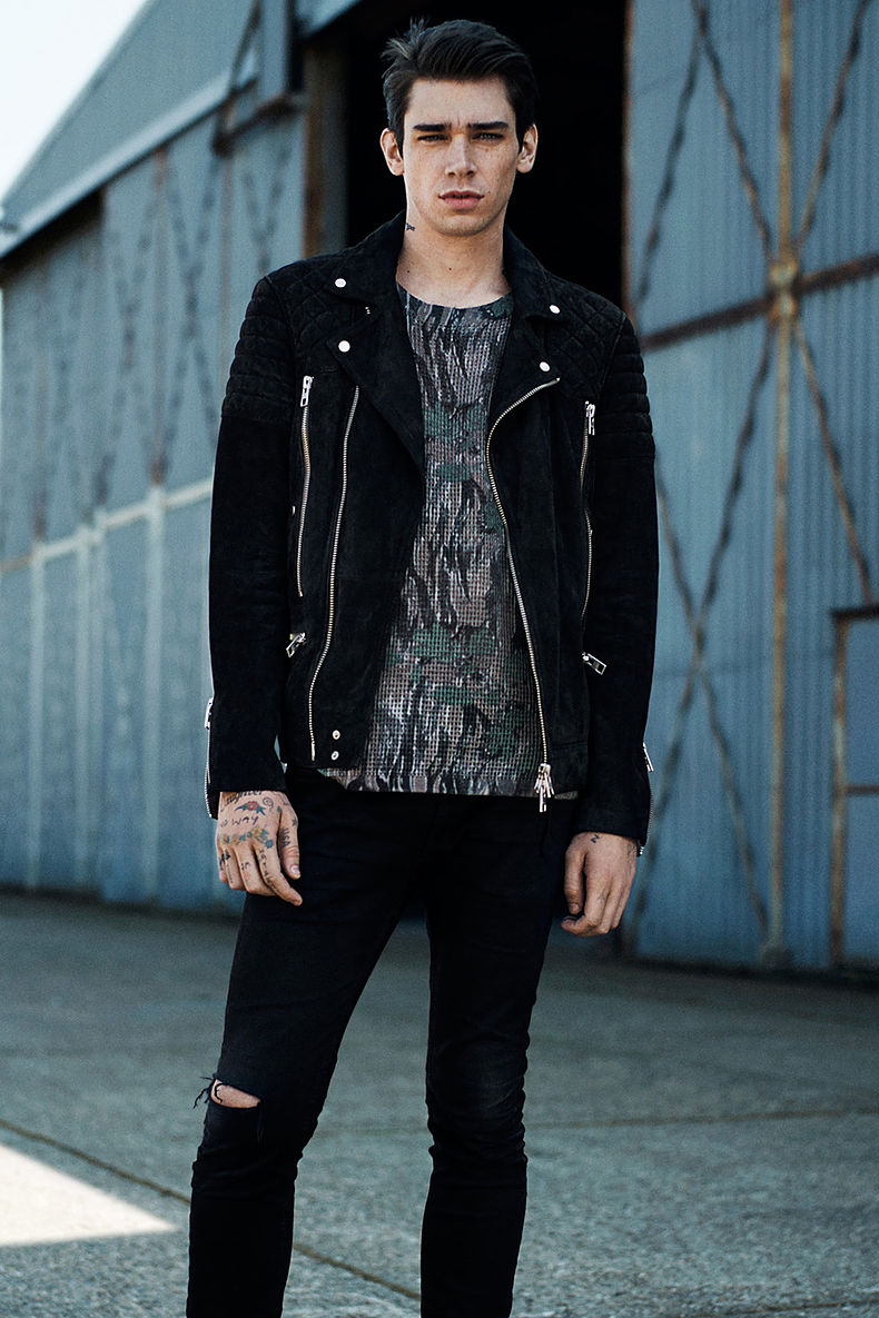 Pickture - Tres Black with All Saints